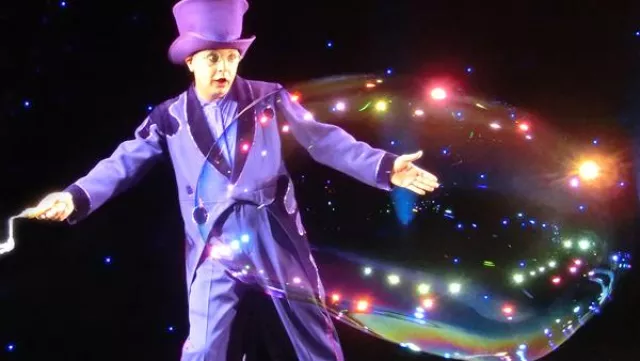 Gala Künstler im Zeichen der Seifenblasen Bild: Gala Künstler im Zeichen der Seifenblasen