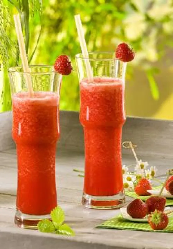 Dieser Frozen Cocktail schmeckt nach Sommer: Erdbeermund mit Chantré