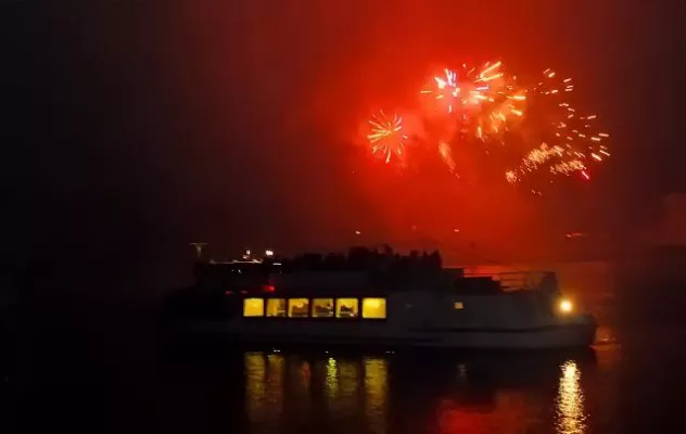 Bild: Feuerwerksfahrt
