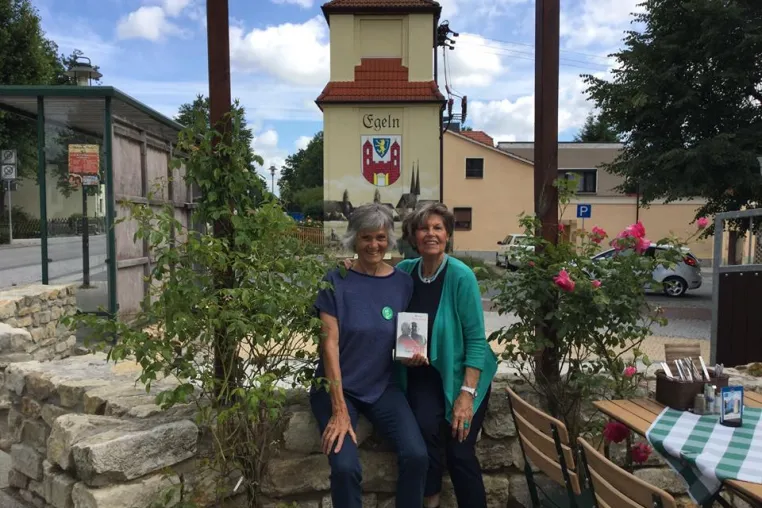 Bild: Schon einen Monat „on Tour“: Heide (77) und Brigitte (80) unterwegs von München nach Lübeck