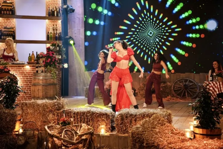 Maibritt feiert deutschen TV-Einstand - sensationeller Auftritt in der "Folx Stadl"-Show Bild: Maibritt feiert deutschen TV-Einstand - sensationeller Auftritt in der "Folx Stadl"-Show