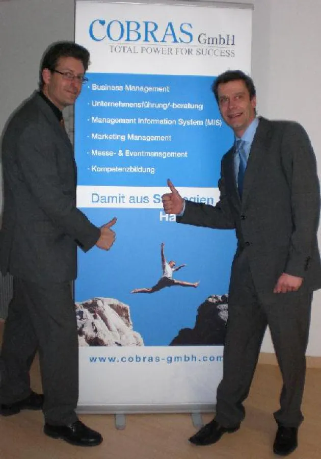 Jens Hellfeier und Rüdiger Braun (Geschäftsführer der Firma COBRAS GmbH)