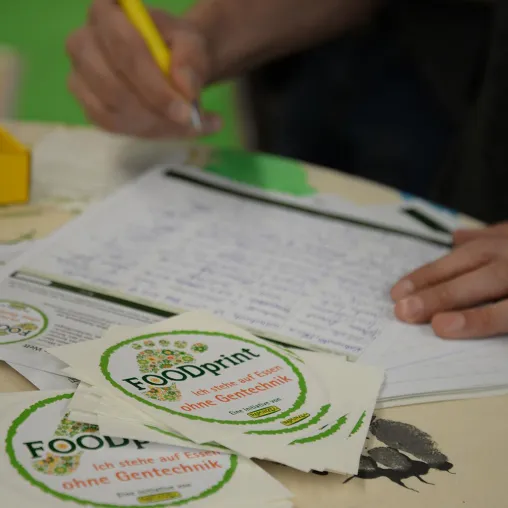 FOODprint: Jetzt Essen ohne Gentechnik sichern! Endspurt der Initiative - bis zum 30. April 2018 abstimmen Bild: FOODprint: Jetzt Essen ohne Gentechnik sichern! Endspurt der Initiative - bis zum 30. April 2018 abstimmen