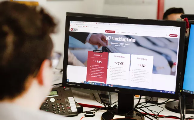 Bild: Bei der Kfz-Zulassung Ärger, Zeit und Aufwand sparen