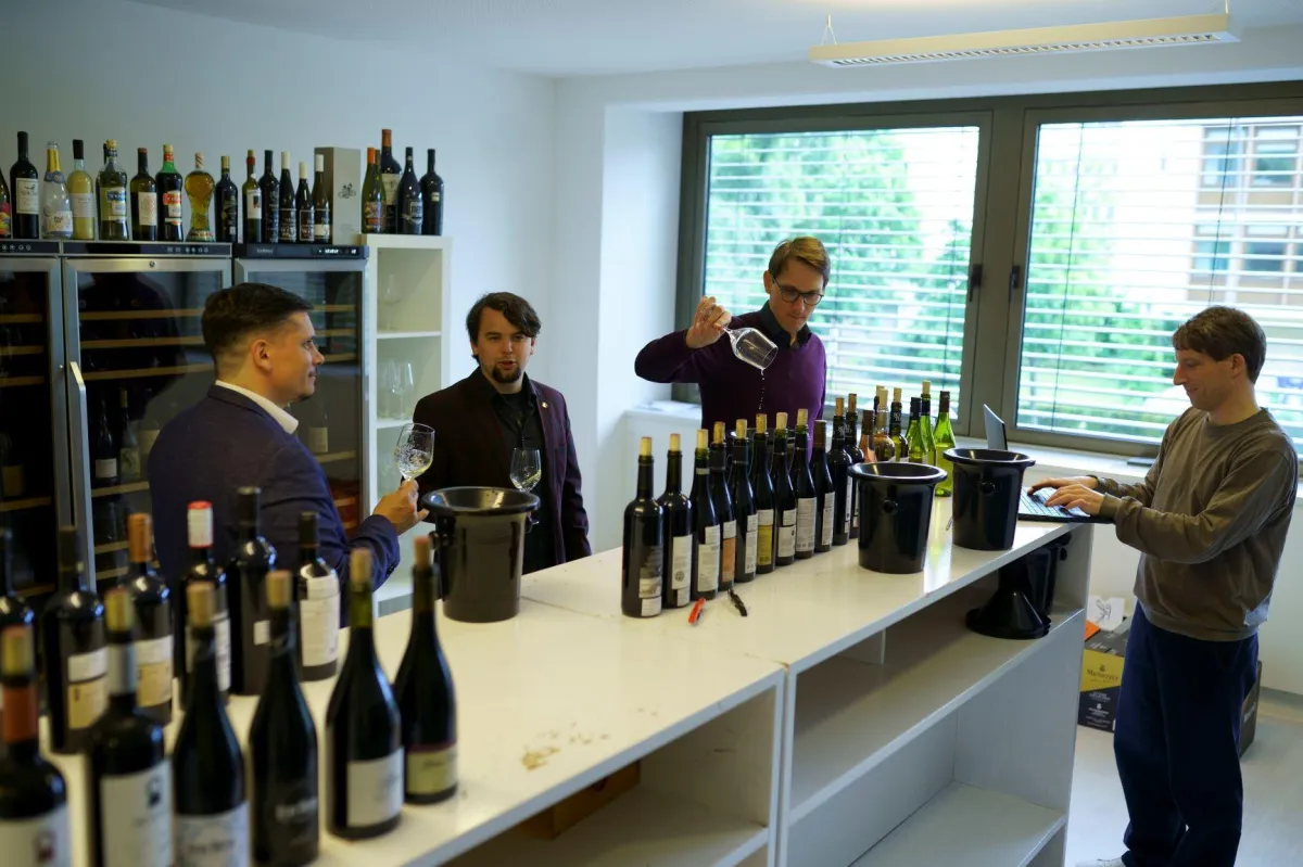 BELViNi's Sommeliers bei der Verkostung