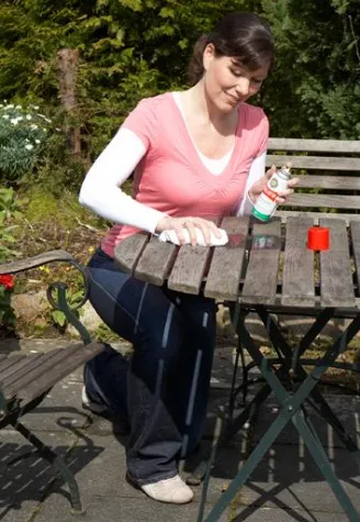 BALLISTOL Universalöl - Pflege und Schutz für alle Gartenmöbel Bild: BALLISTOL Universalöl - Pflege und Schutz für alle Gartenmöbel