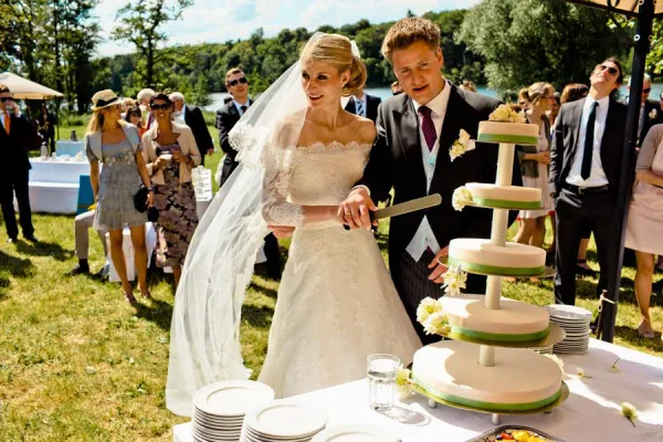 Bild: EIN GROSSER TAG BRAUCHT EINEN GROSSEN RAHMEN