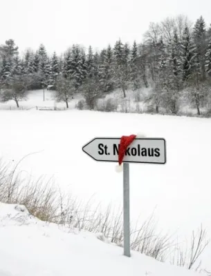 Bild: Waveboard: Klimawandel zwingt Weihnachtsmann zum Umstieg auf Waveboards von Streetsurfing