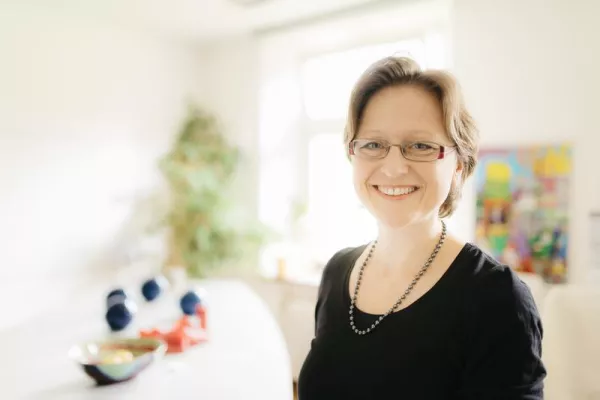 Bild: Neues Bildungsprogramm soll Kommunikation mit älteren Patienten verbessern