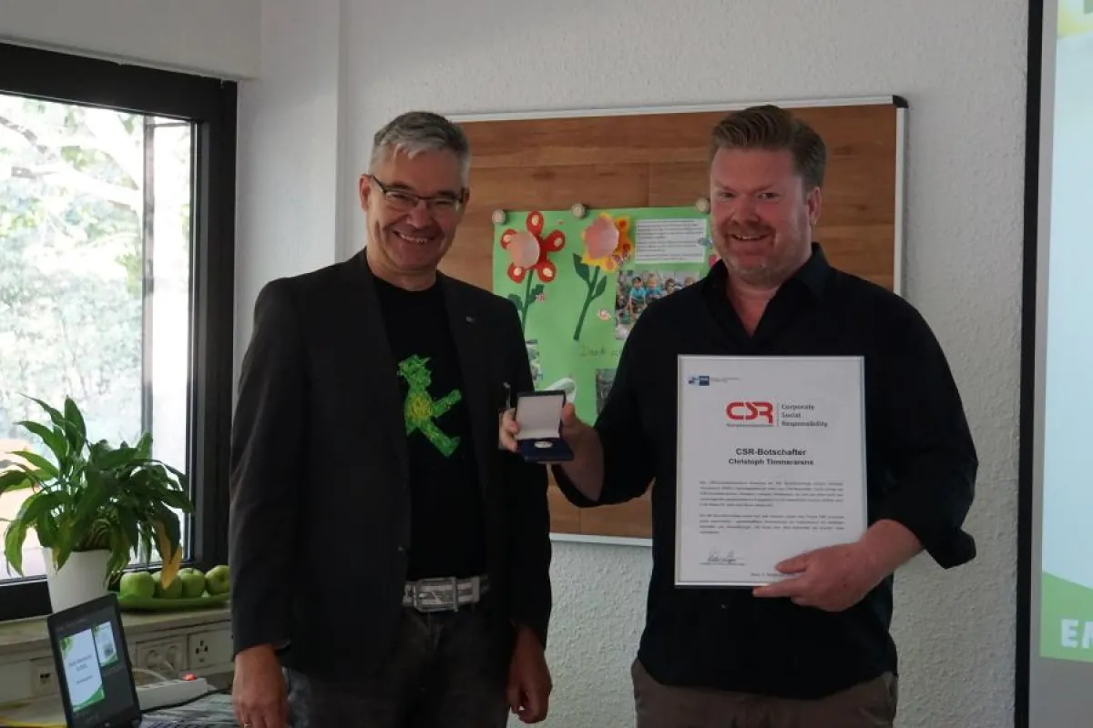 Christoph Timmerarens (rechts) als frisch gebackener CSR-Botschafter