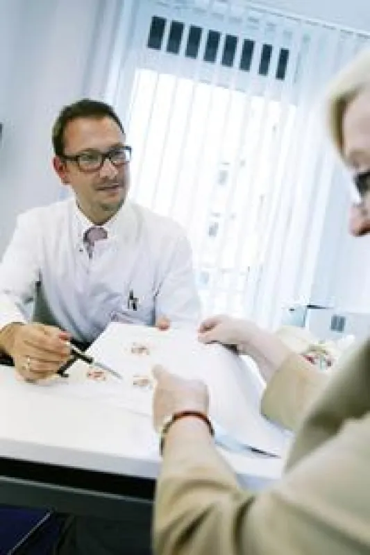 Dr. André Motamedi, Chefarzt der Frauenklinik am BKB freut sich über den Erfolg des Beckenbodenzentr