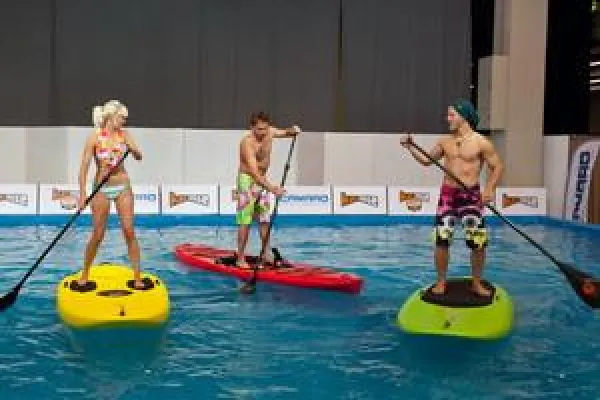 Paddeln: Immer mehr machen’s lieber im Stehen Bild: Paddeln: Immer mehr machen’s lieber im Stehen