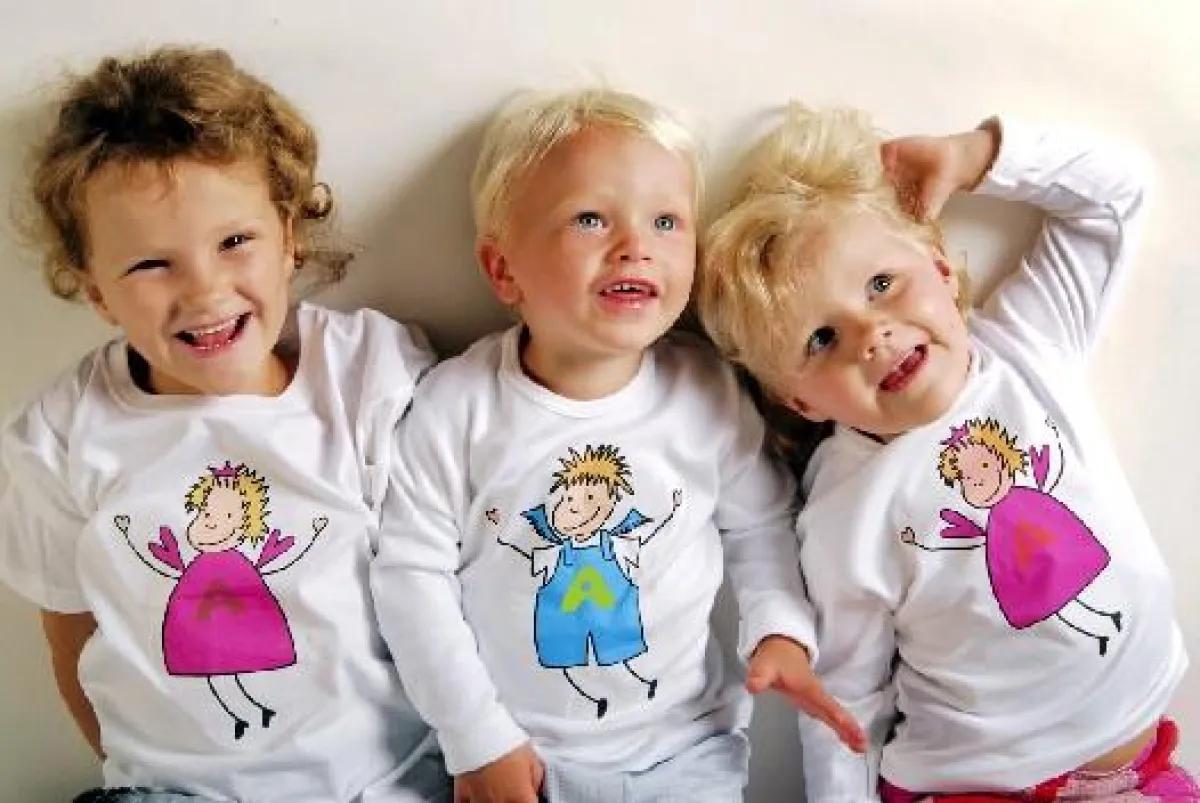 Weihnachtspreise bei den Engeln für Afrika: www.engel-fuer-afrika.de