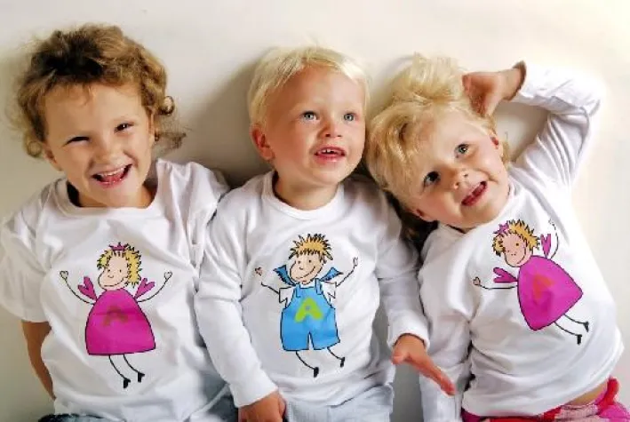 Bild: Schenken und Spenden - Kinderaugen strahlen - hier und in Afrika