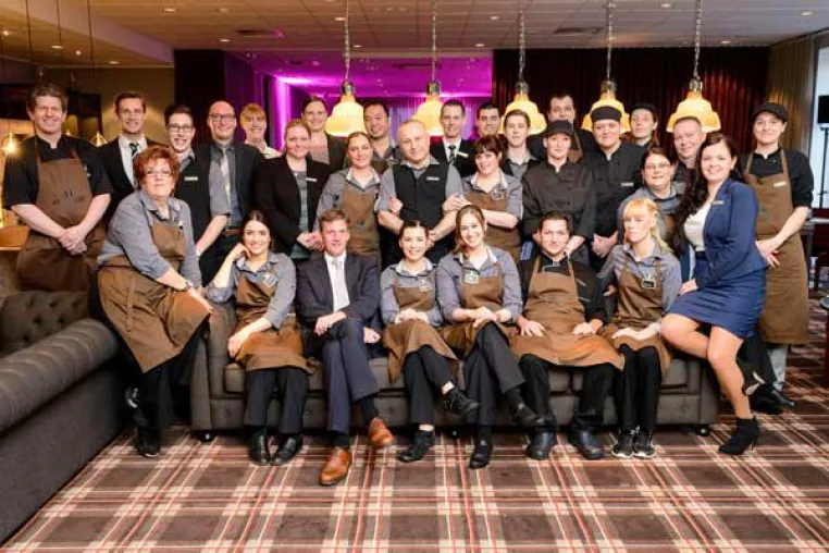 Bild: Das Holiday Inn Lübeck bedankt sich für das erfolgreichste Geschäftsjahr 2014 mit einer großen Feier