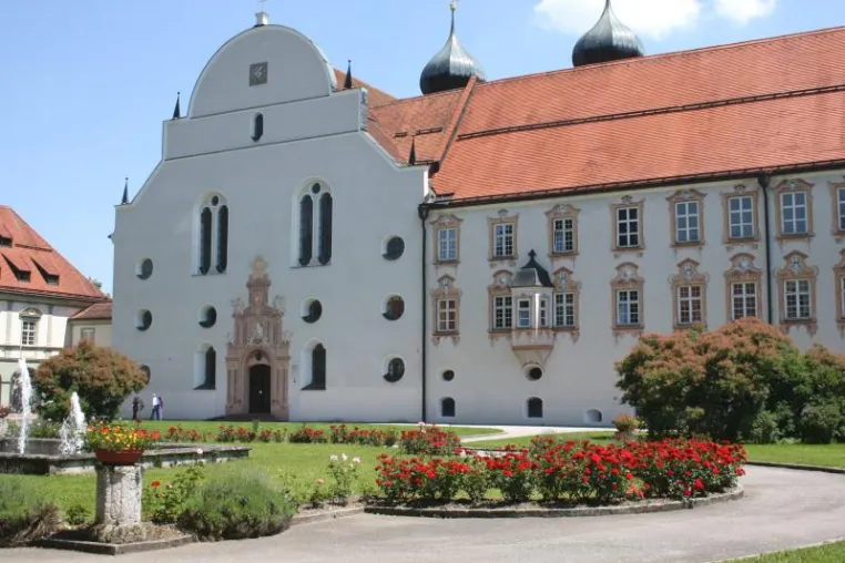 Oberbayerischer Pfingstmarkt im Kloster Benediktbeuern Bild: Oberbayerischer Pfingstmarkt im Kloster Benediktbeuern