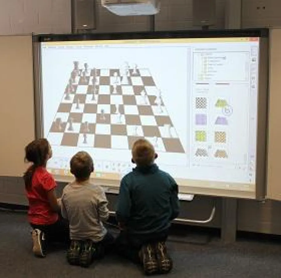Für SMART Boards erhielt URANO erneut den Zuschlag des Pädagogischen Landesinstituts.