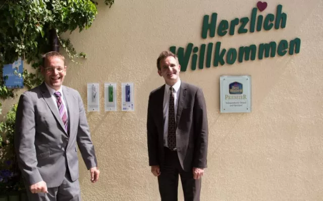 Bild: Drei Zertifikate vom VDR: Business, Conference und Green