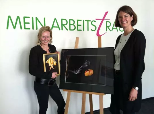Bild: Brötchen und Kunst - Vernissage verströmt gute Laune