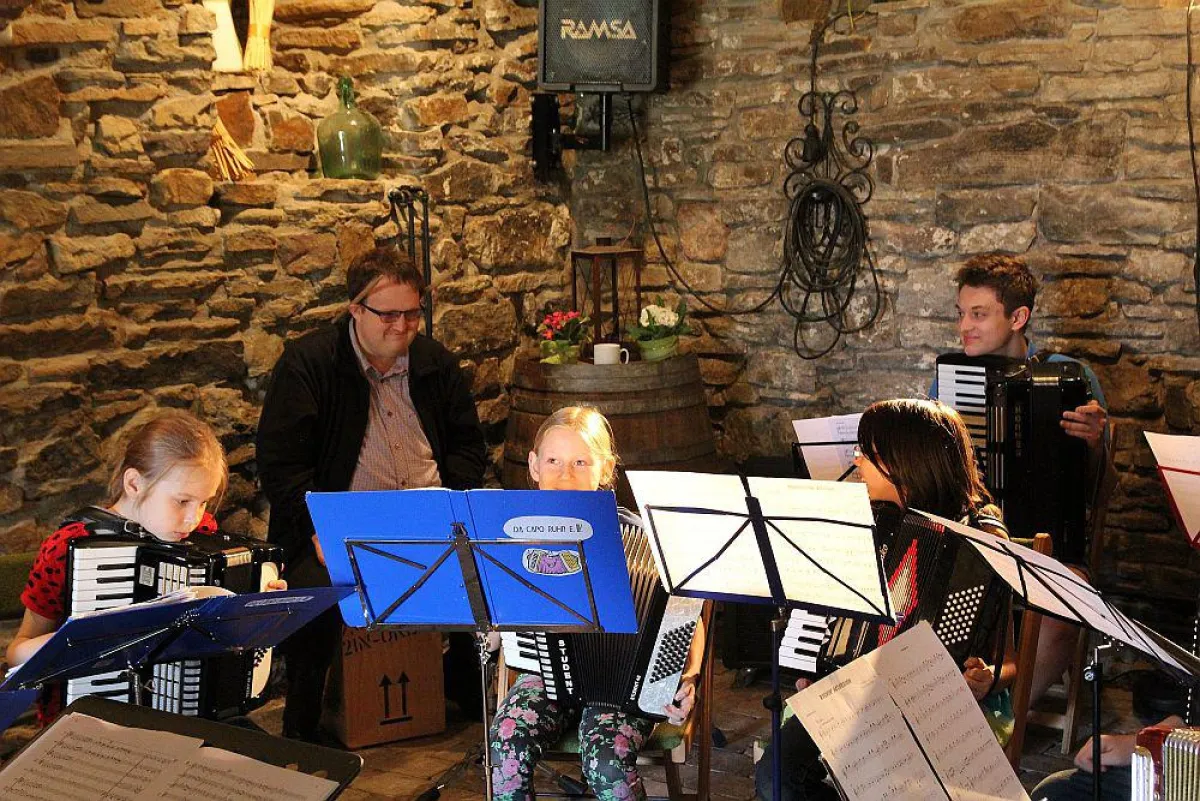 Musik-Workshop im Weinkeller