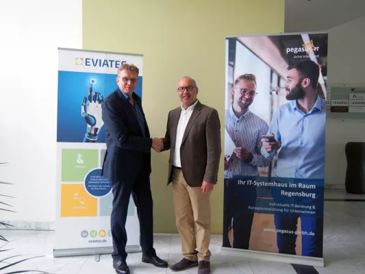 Bild: Eins + eins macht vier Standorte in drei Ländern: Eviatec und Pegasus beschließen strategische Partnerschaft