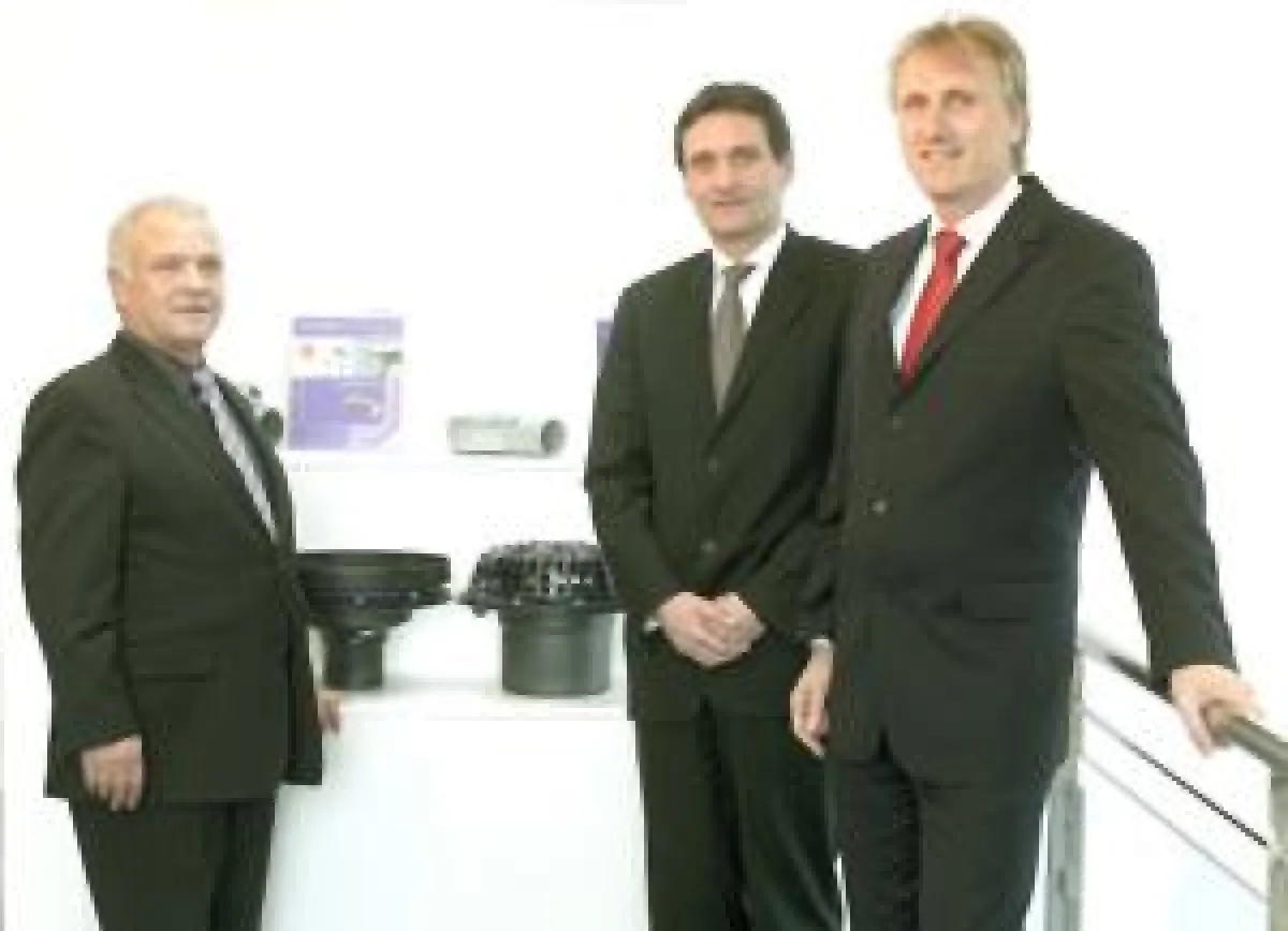 Das Führungstrio der KESSEL AG (von links): Bernhard Kessel (Vorsitz) und seine Vor-standskollegen Alexander Kessel (Vertrieb, Marketing und Personal) und Edgar Thiemt (Technik und Finanzen).