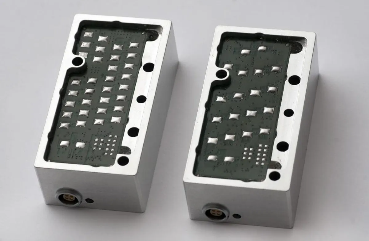 Die Datenrecorder T-16 (links) und V-08 von MSR-Office sind äußerst robust. Sie arbeiten auch bei Temperaturen von bis zu 90 Grad Celsius sowie Beschleunigungen und Schwingungen zuverlässig.