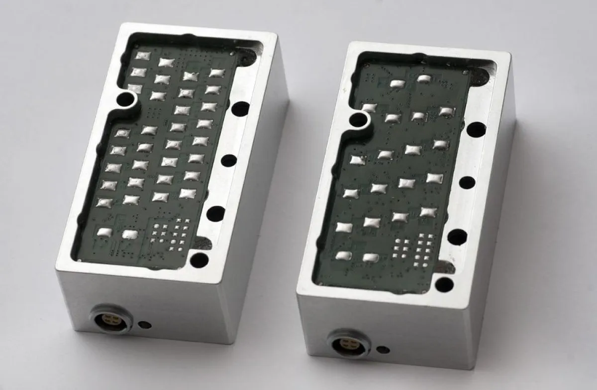 Die Datenrecorder T-16 (links) und V-08 von MSR-Office sind äußerst robust. Sie arbeiten auch bei Temperaturen von bis zu 90 Grad Celsius sowie Beschleunigungen und Schwingungen zuverlässig.