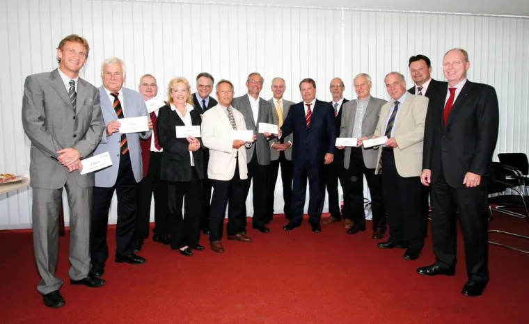 Bild: Spenden für karitative, kulturelle und sportliche Projekte