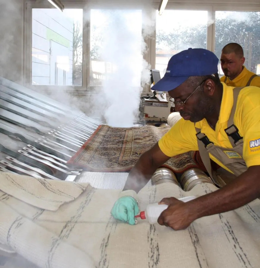 Hartnäckige Flecken werden gesondert behandelt