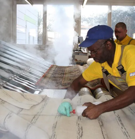 Hygienische Sauberkeit durch Teppichwäsche Bild: Hygienische Sauberkeit durch Teppichwäsche