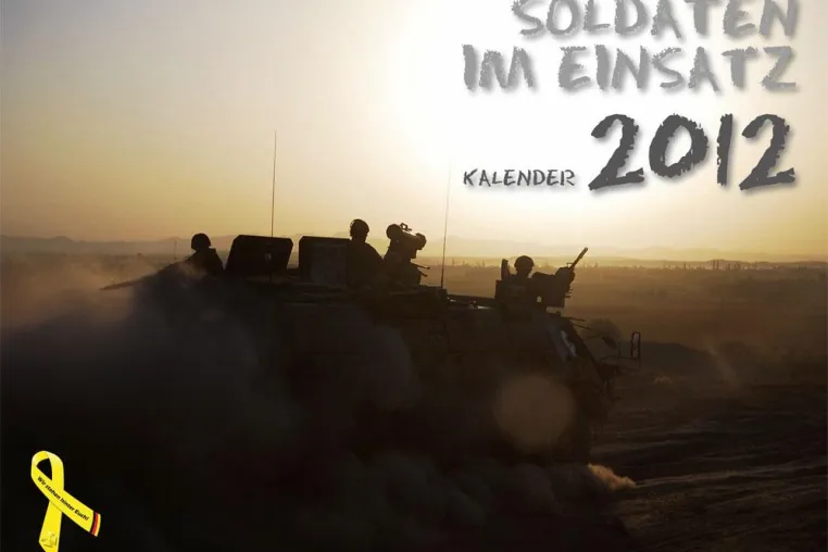 Soldaten im Einsatz - Kalender 2012 gut für Verein Lachen Helfen und das Soldatenhilfswerk Bild: Soldaten im Einsatz - Kalender 2012 gut für Verein Lachen Helfen und das Soldatenhilfswerk