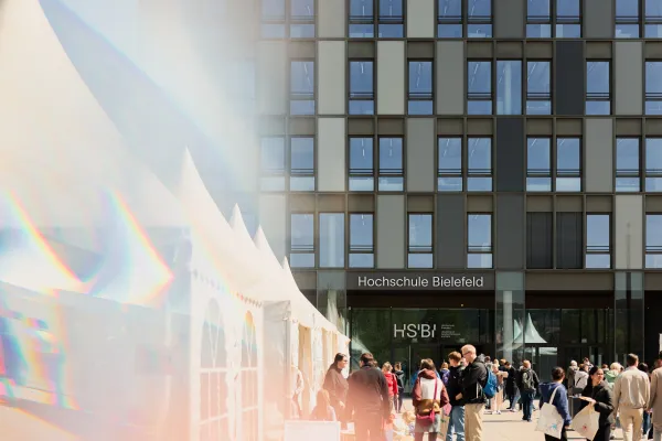 Bild: Über 6.000 Besucher:innen beim Tag der offenen Tür an der HSBI