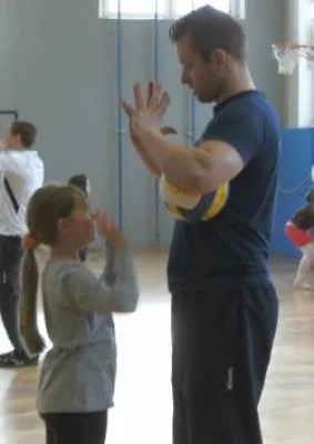 Bild: Die Volleyballstars von Morgen - Grundschulprojekt begeistert Schüler und Lehrer