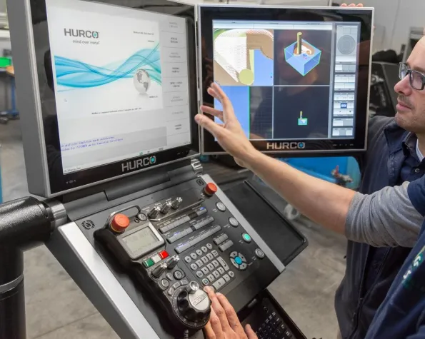 Bild: SYSTEMLIEFERANT IN DER STANZ- UND UMFORMTECHNIK