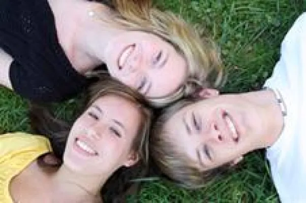 Bild: Deutsche Vermögensberatung (DVAG) rät Jugendlichen, ihre speziellen Vorsorgevorteile zu nutzen