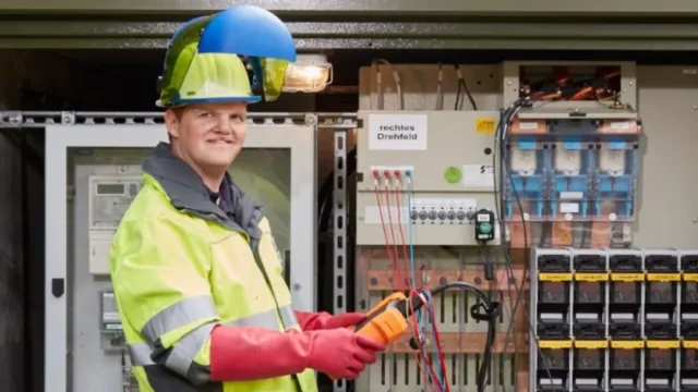 Bild: HanseWerk-Tochter SH Netz tauscht Kabelstation gegen digitale Ortsnetzstation in der Gemeinde Rethwisch aus