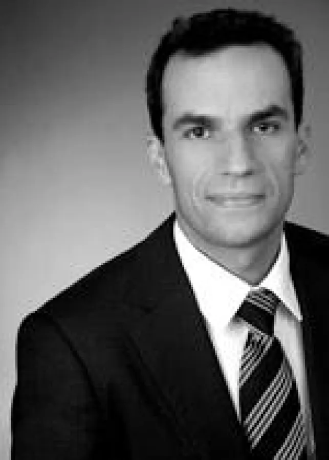 Steffen Leinberger, Geschäftsführer von der Leinberger GbR aus Aglasterhausen betreut den neuen Internetauftritt von Holger Bauer.