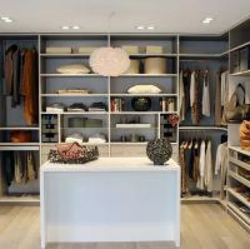 Das Ankleidezimmer "Urban Classic" von CABINET Bild: Das Ankleidezimmer "Urban Classic" von CABINET