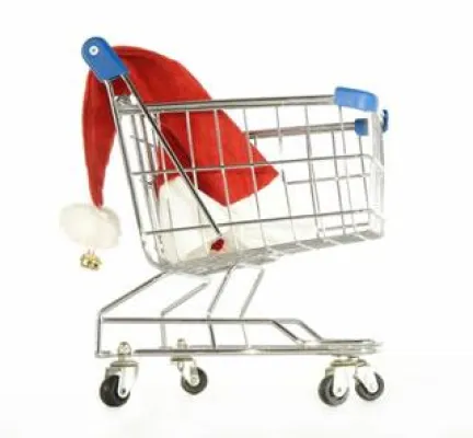 Bild: Webraumfahrer packen Weihnachtspäckchen - Angebot für Betreiber von Online-Shops