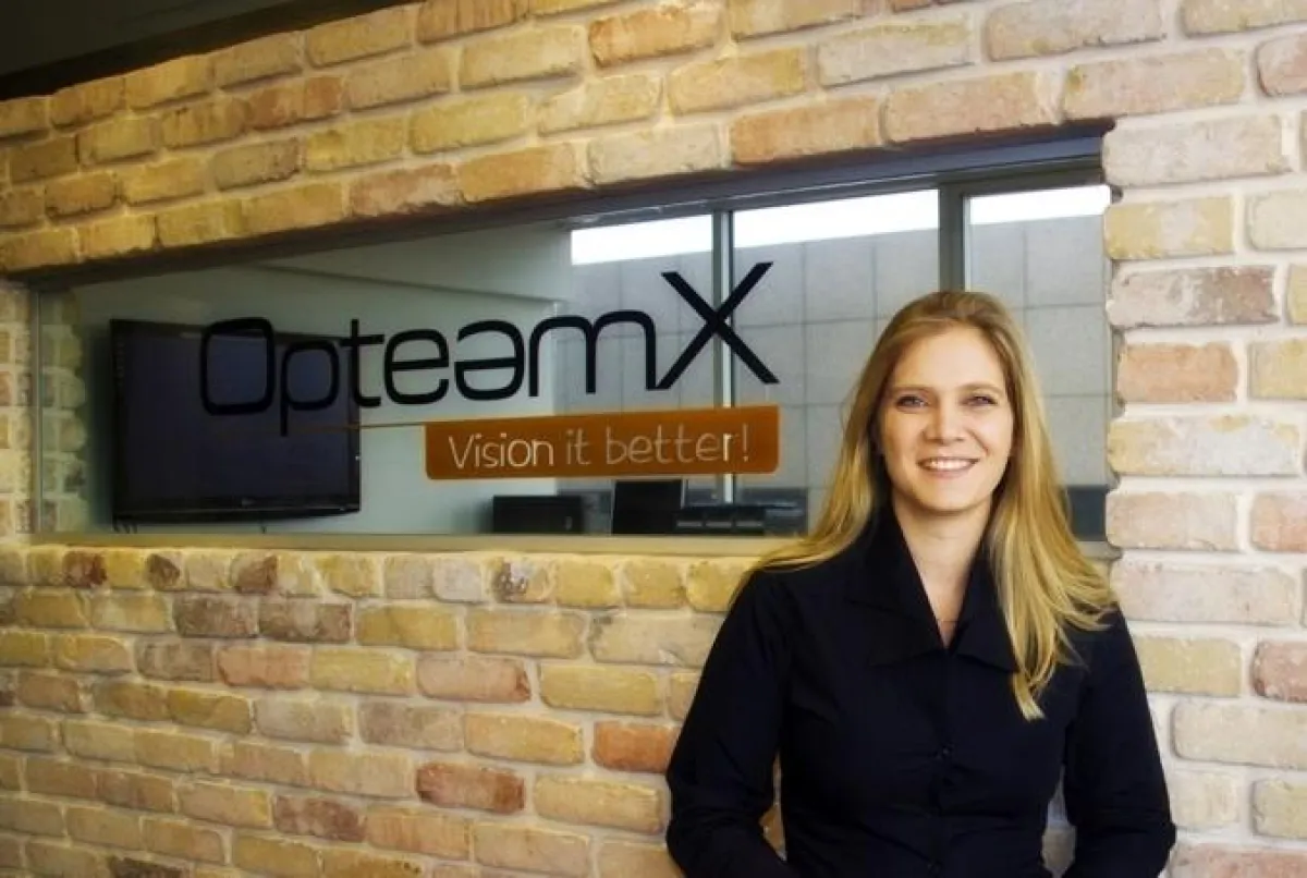 Maya Fryszer, CEO von OpteamX, dem neuen Distributor für Bildverarbeitungs-Standardsoftware von MVTec in Israel.