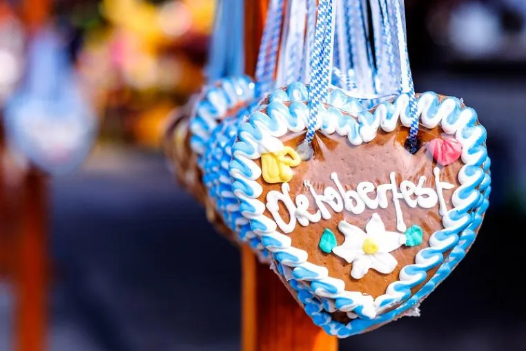 O'zapft is! Zünftiges Oktoberfest in der Berliner City West Bild: O'zapft is! Zünftiges Oktoberfest in der Berliner City West