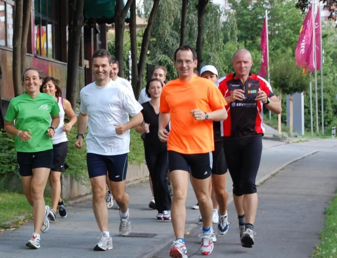 Lauftreff mit Michael Klinger (vorne, 2. v. li.).