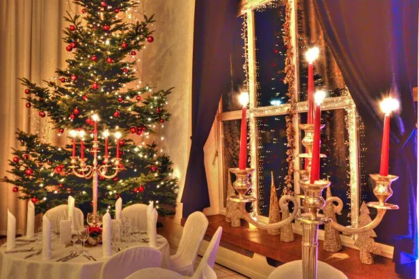 Bild: Zum Fest Hochgenuss in historischem Ambiente WeihnachtsLunch & -Dinner in der Orangerie