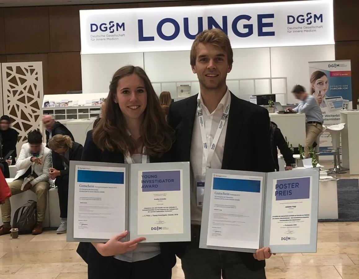 Die Preisträger Annika Scholtis und Johannes Vogg. © Sophia Scherm