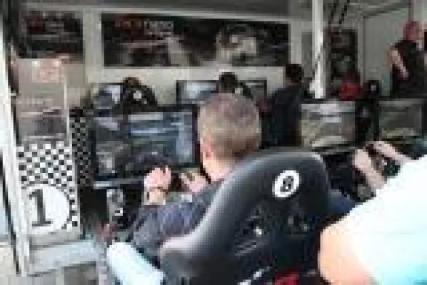 Bild: Schnelle Autos, intelligente Produkte