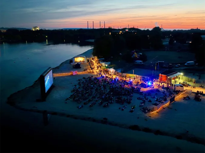 Bild: Open-Air-Kinoerlebnis am Allersee
