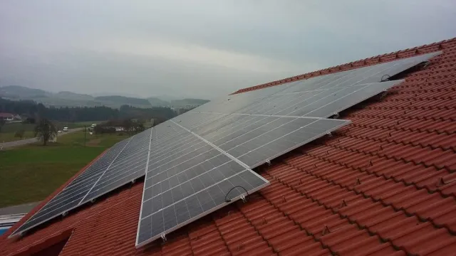 Bild: Volle Power zum Jahresende - Die Sun Contracting AG nimmt zwei weitere Photovoltaikprojekte in Betrieb