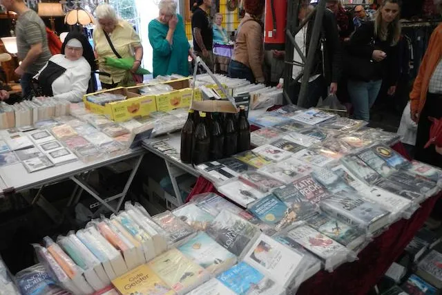 Bild: Jeden Samstag Bücherbummel mit Musik auf dem Trödelmarkt