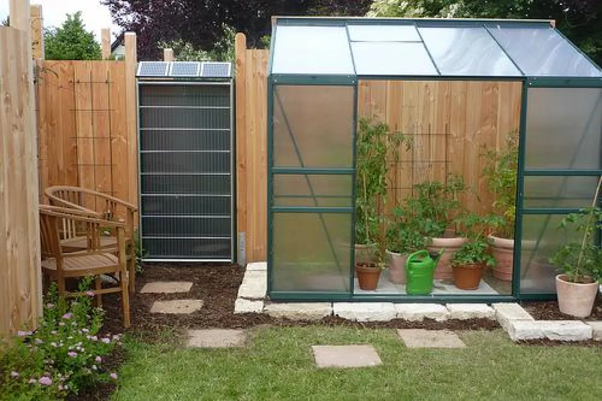 JaLuX Aero-12: Pflanzenüberwinterung mit Solarwärme